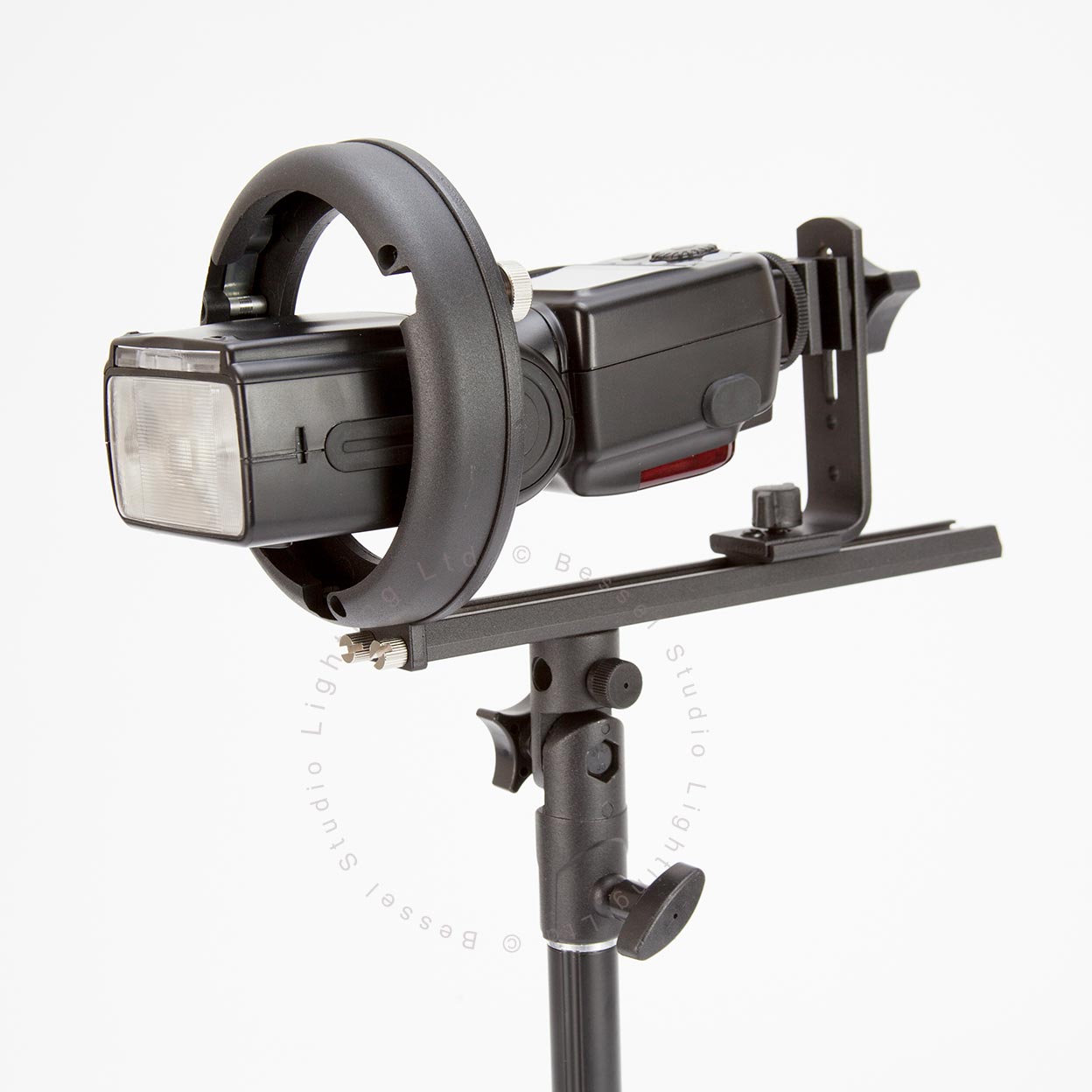 Flashgun bracket for SFit modifiers